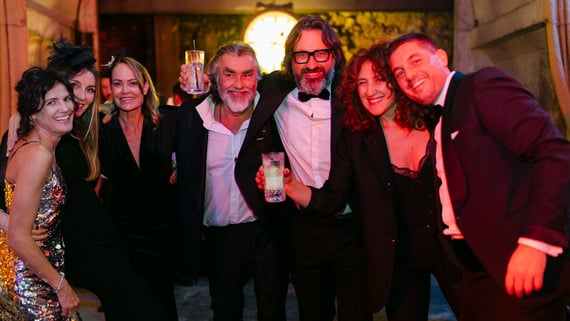Una serata frizzante tra bollicine e eleganza